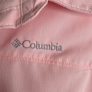 Columbia Sleeveless Button Down Shirt